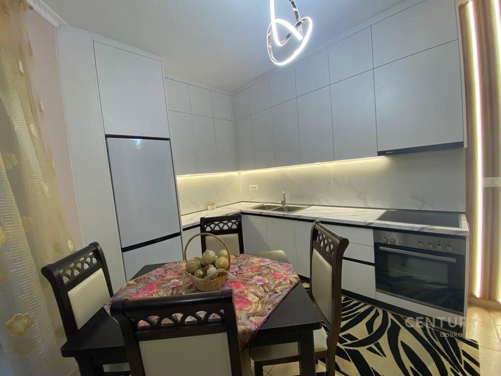 Jepet me Qera 1+1 Astir 450 € /Muaj