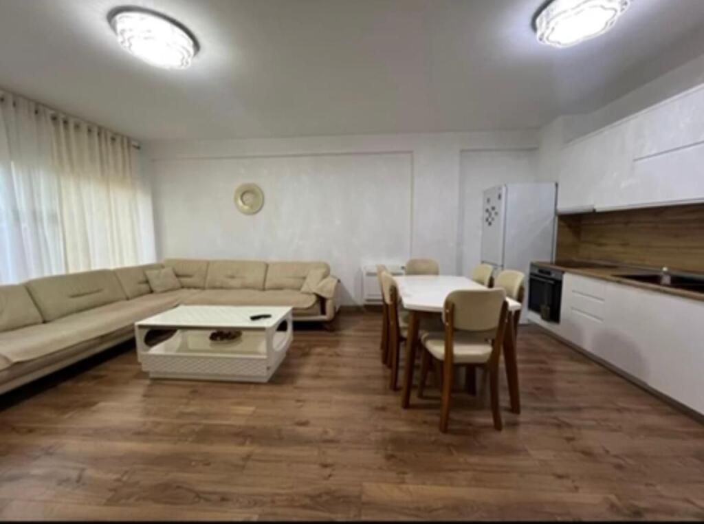 APARTAMENT ME QIRA TEK KOPSHTI BOTANIK