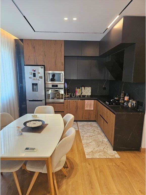 Apartament 2+1+2 për Qira – Astir (pranë Bar Bohem)
