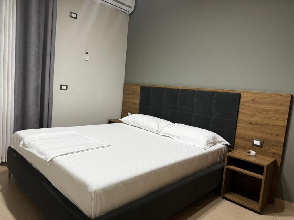 APPARTAMENTO DI FRONTE A MARINA BAY VLORE
