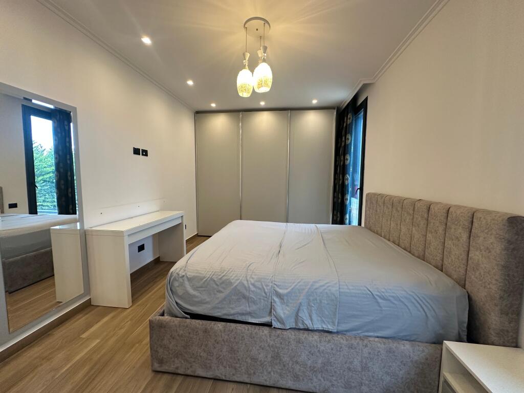 Appartamento 2+1+2+Veranda+Posto Auto in Affitto a Teg