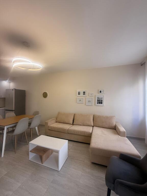 Apartament 1+1 per qera komuna e parisit