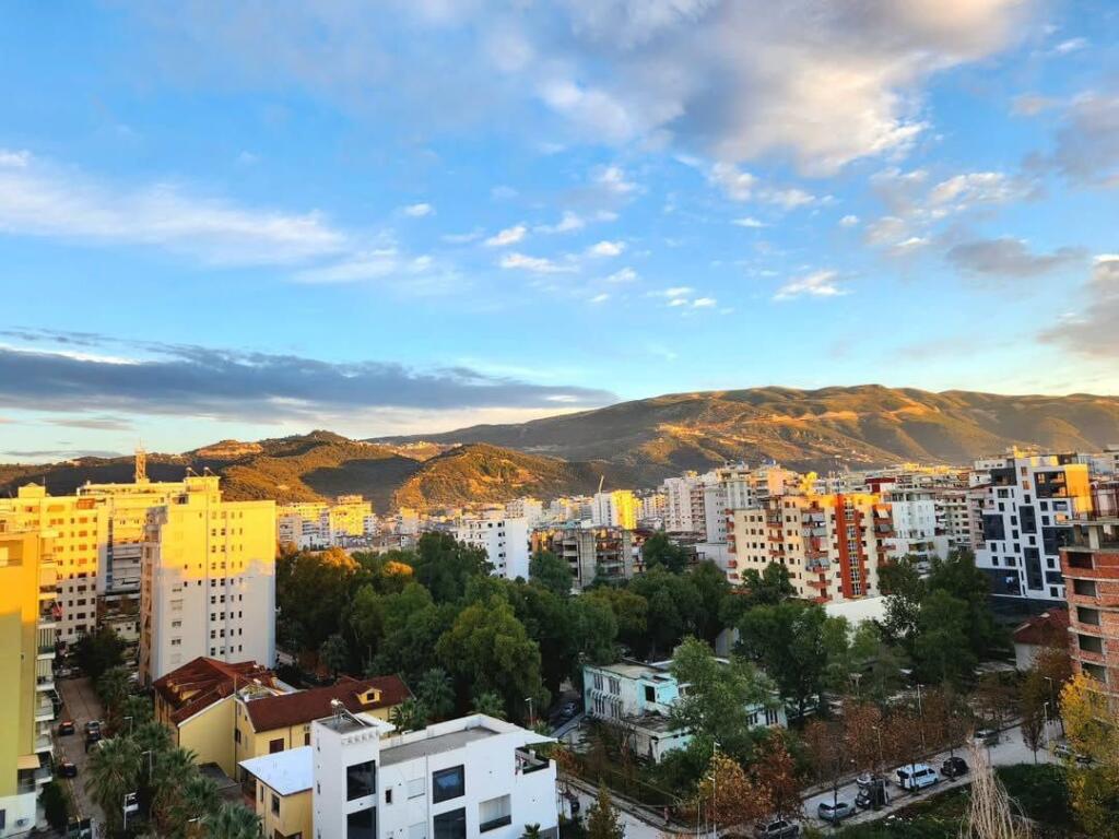 Shitet: Apartament 1+1 me Super Pamje Qyteti