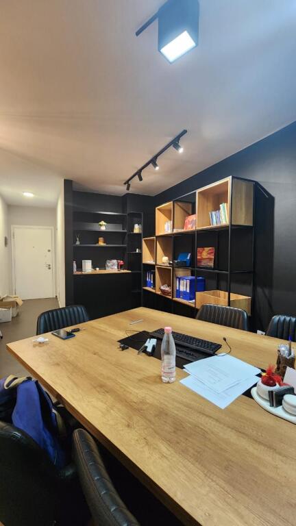 🏢 Office Space 2+1+2 for Rent – Near the Lake, Tirana