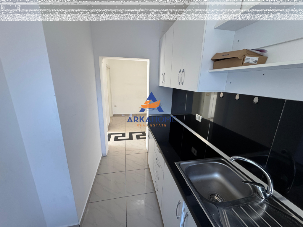 OFFICE FOR RENT 100M2 "MINE PEZA STREET" 800 EURO
