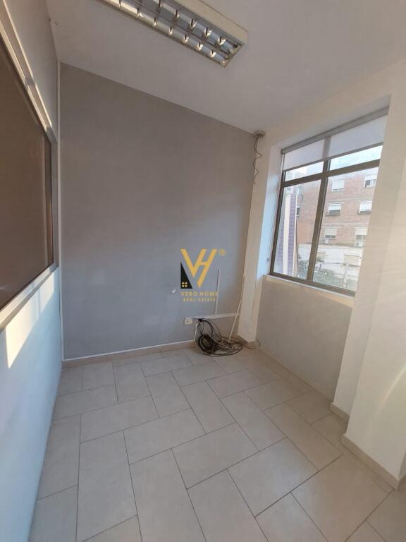UFFICIO 350 M2 IN AFFITTO IN VIA PJETER BUDI 3.000 EURO