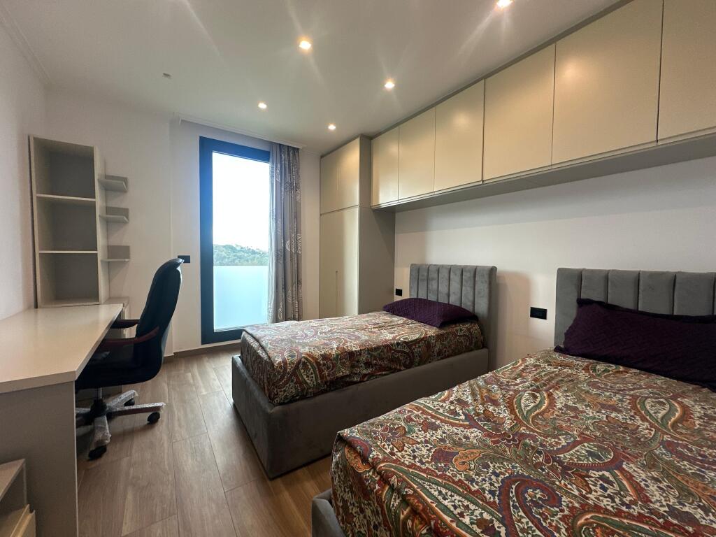Appartamento 2+1+2+Veranda+Posto Auto in Affitto a Teg