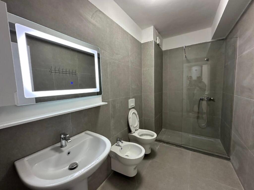 Apartament 1+1+Vendparkim per qira tek Rsd. Kodra e Diellit 2.