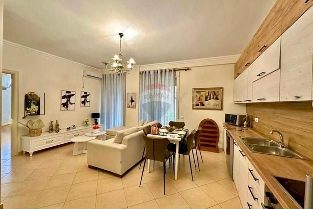 Apartament - Për Qira - Liqeni i Thatë