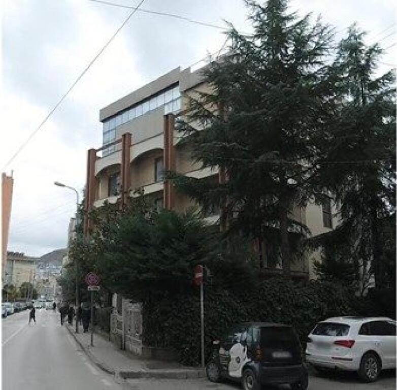 FOR RENT, BUSINESS PREMISES, TIRANA E RE. MLS # 530581001-47
