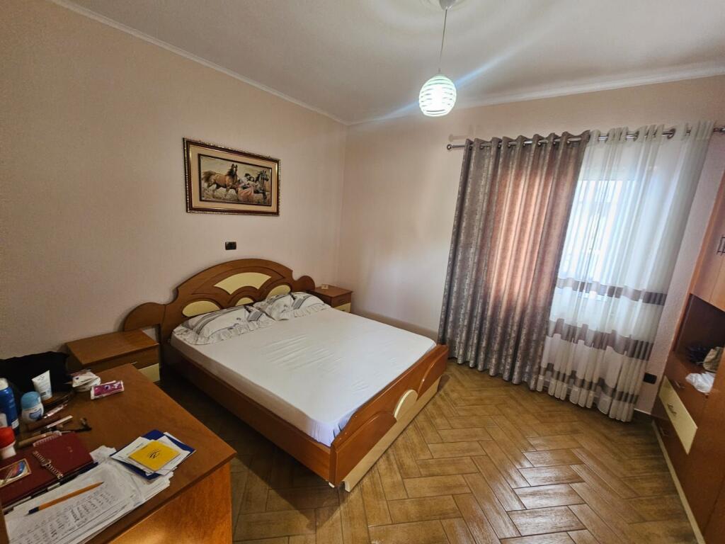HOUSE BUILDING + BUSINESS PREMISES NEAR THE STADIUM