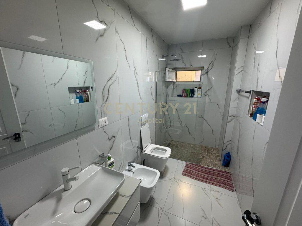 Jepet Me Qira Apartament 2+1+2 në Laprakë,
