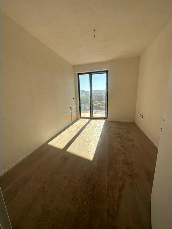 Shitet apartament 2+1+2 Garden Residence Turdiu