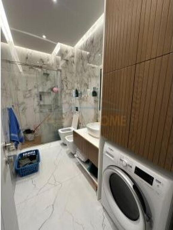 In vendita, Appartamento 3+1+2, Residenza Oasis, Tirana