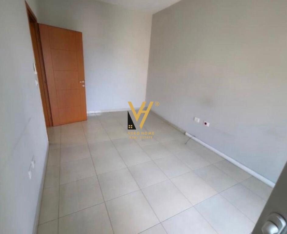 JEPET ZYRË 120 M2 ME QIRA RRUGA E BOGDANEVE 1.100 EURO
