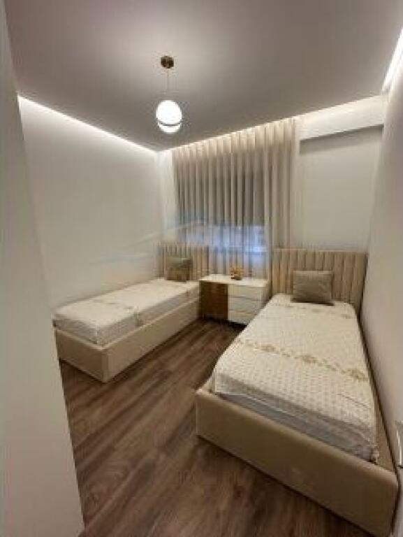 In vendita, Appartamento 3+1+2, Residenza Oasis, Tirana