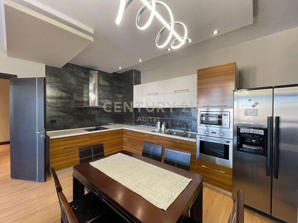 Apartment 2+1 for sale in Astir