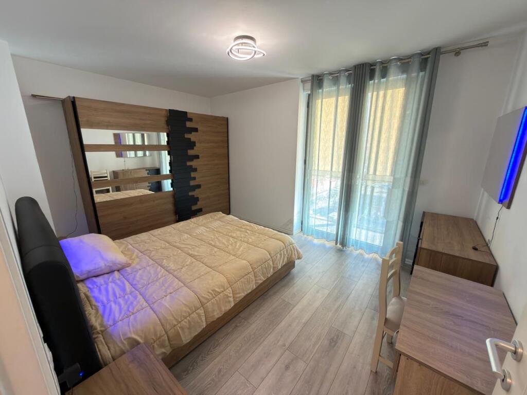 📢 QIRA APARTAMENT 2+1+PARKING 📍 Kompleksi “Fiori di Bosco”, Rruga Don Bosko 🏢 Kati 6 | Me 2 ashensorë 🏠 Apartament komod dhe modern 🚗 Parkim i përfshirë në çmim  💶 800 € / muaj