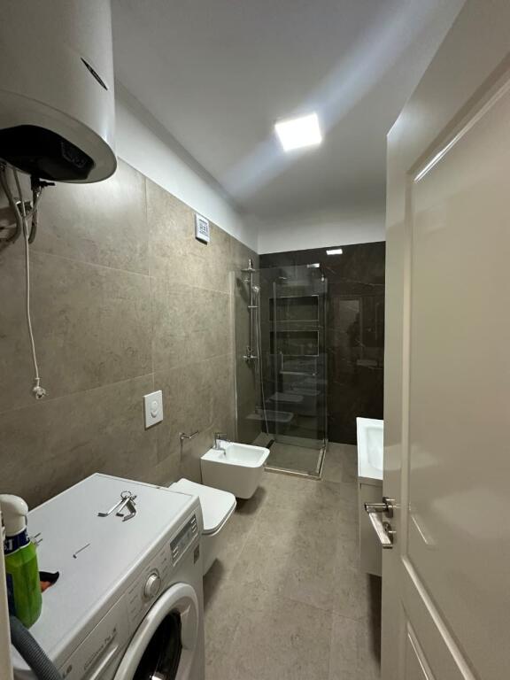 🏡 Jepet apartament 1+1 me qira te Kompleksi Delijorgji, 60,000 Lel