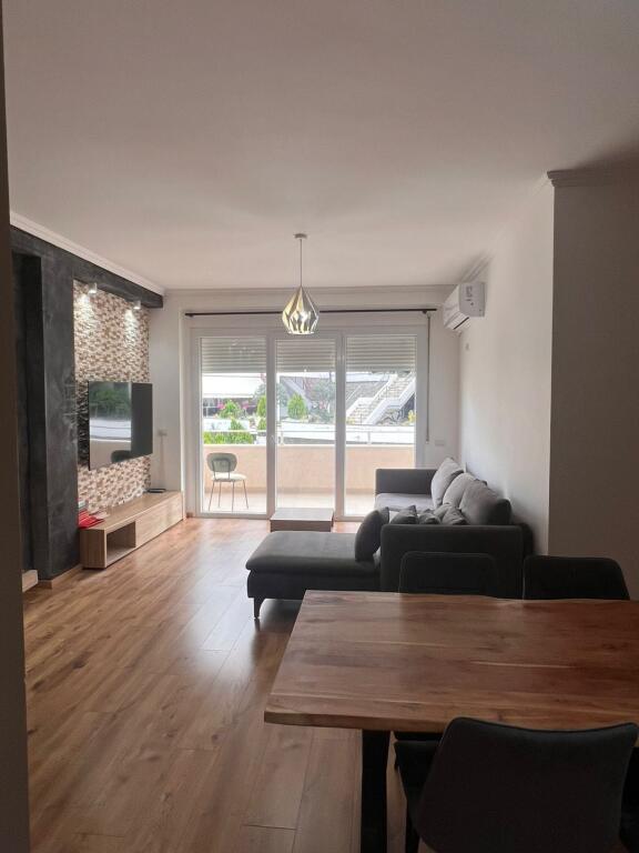 📣 SUPER RENT Apartment 2+1 With 2 Bathrooms 📍 Botanical Garden, Near the Mosque ✨   🏢 New Building  🪜 2nd Floor (With Elevator)  🛋️ Furnished with Modern Conditions   💶 Price 900 Euro