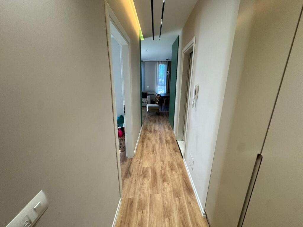 Jepet me qera Apartament 2+1+2  Adresa : Jordan Misja  I mobiluar dhe pabanuar me pare  Kati 6  Siperfaqe 100 m2Cmimi 900€ ne muaj me parkim