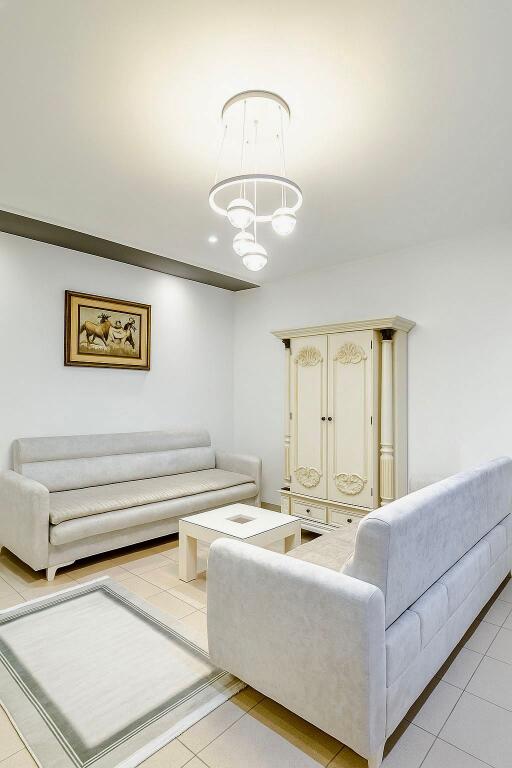 📣 AFFITTO Appartamento 1+1 📍 Centro Tirana, Vicino al Caffè Flora ✨