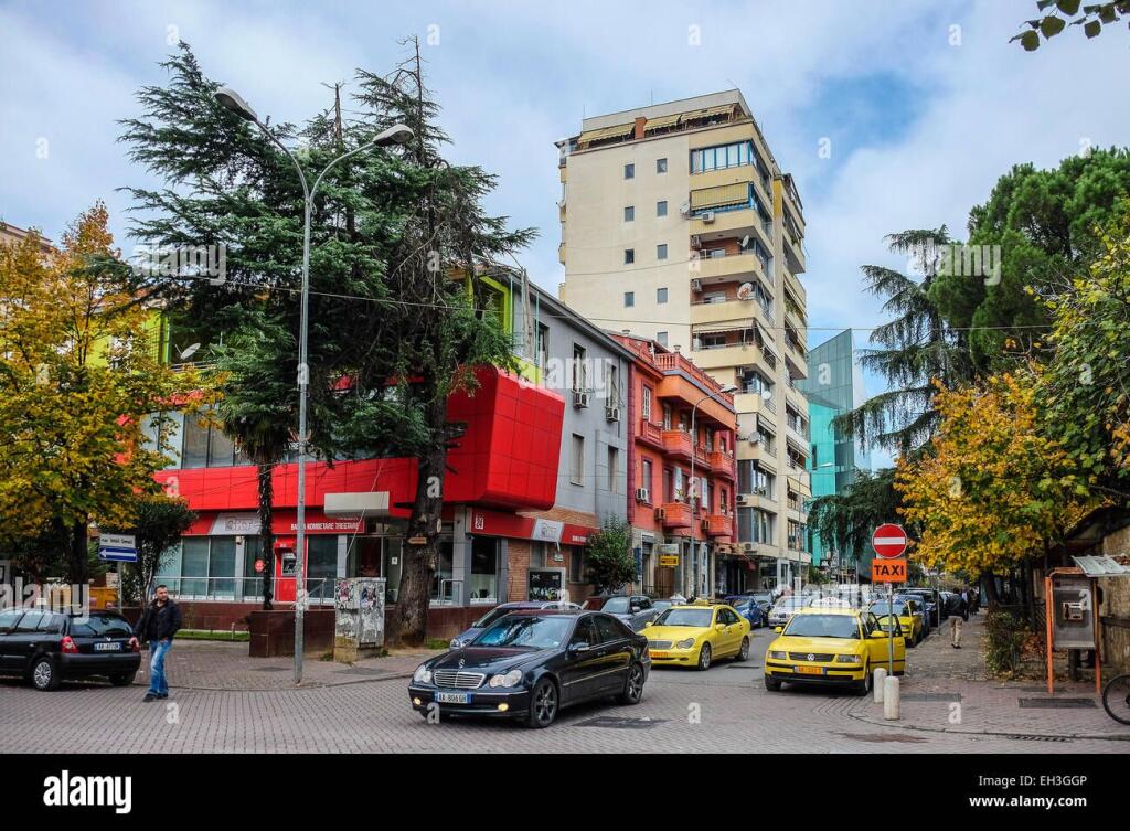 *Apartment - For Rent - Brigada VIII Street*