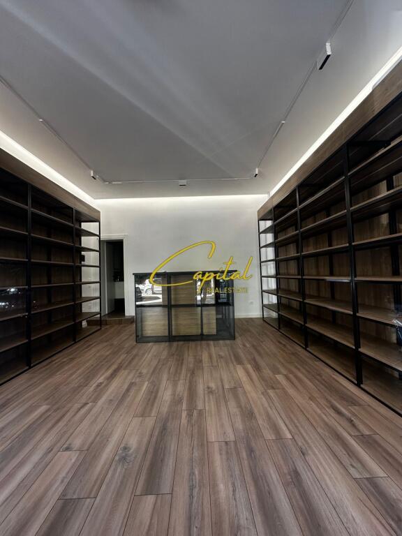 SHOP FOR RENT 36 M2 FORMER PARK 80,000 LEKE