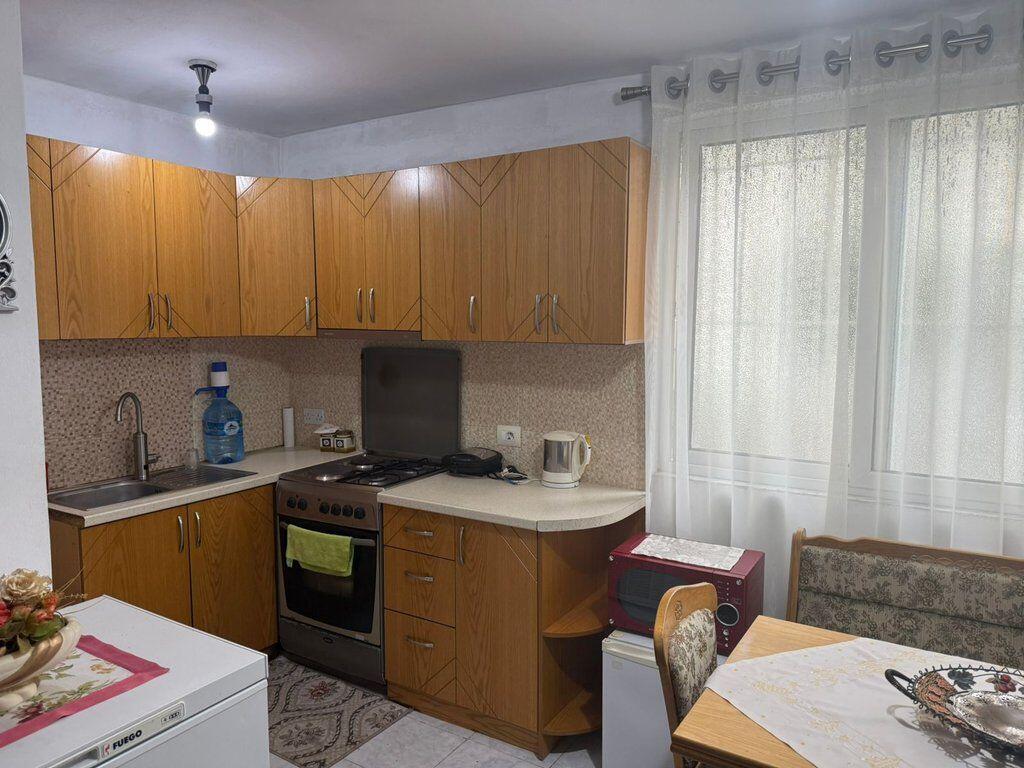 Appartamento 2+1 con studio aggiuntivo in affitto a Oxhaku, Tirana 1.500 € /Mese