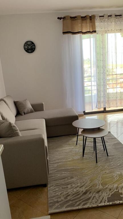 Apartament 2+1 me qira ne Yzberisht