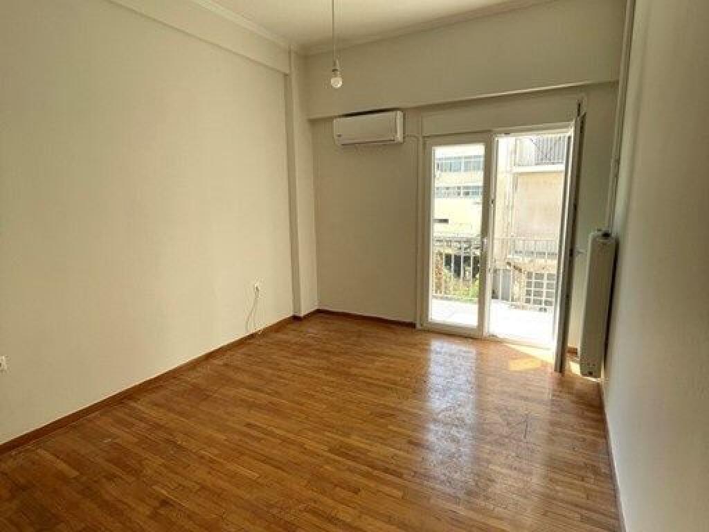 Zyre Me Qera 2+1+2 Tek Fusha e Aviacionit (ID BZ2724) Tirane