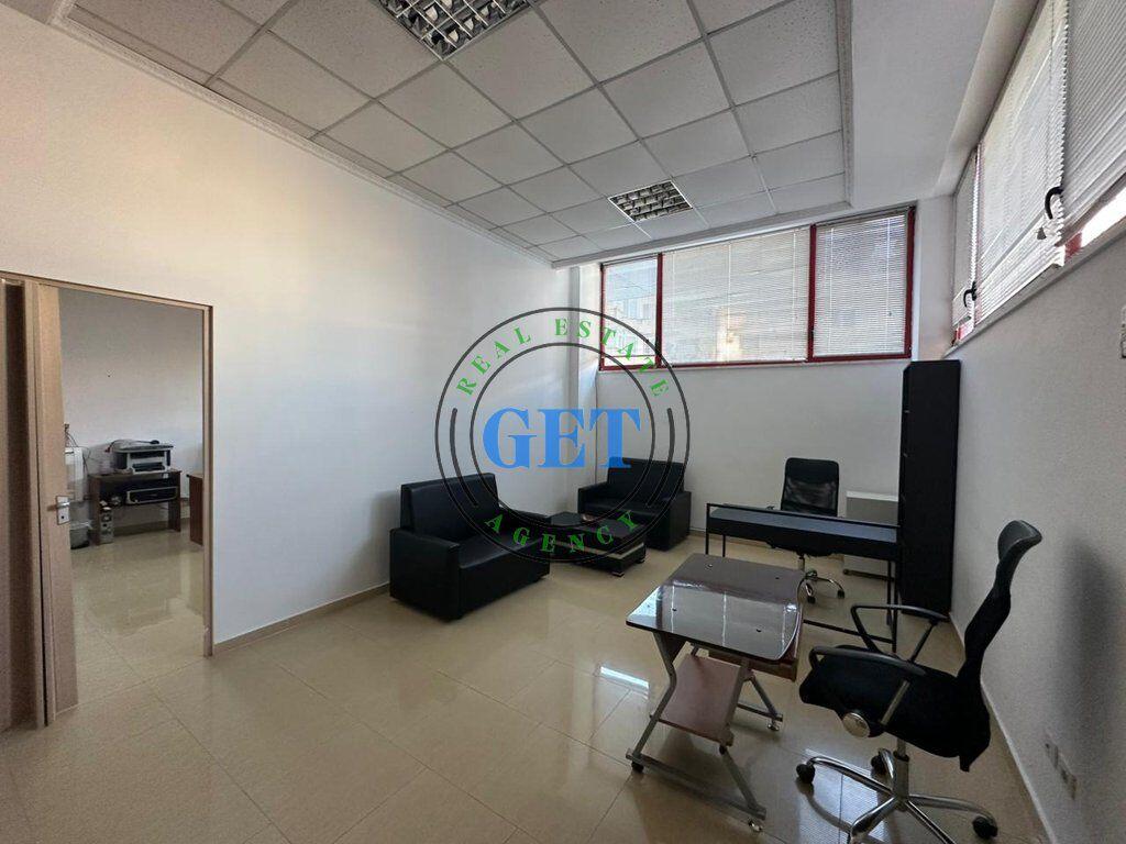 Ambient Ideal për Zyrë/Studio me Qira në Vollgë, Durrës!