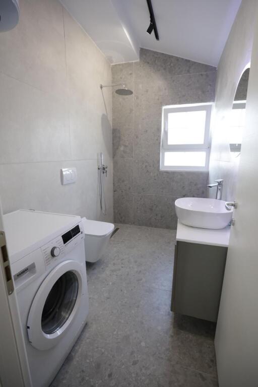 Apartament 2+1 me qira me Parking tek Kodra e Priftit
