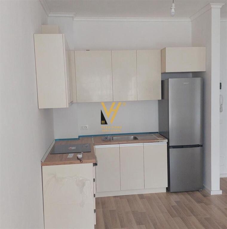 JEPET APARTAMENT 1+1+BLK ME QERA KOMPLEKSI DEMNERI ASTIR 480 EURO