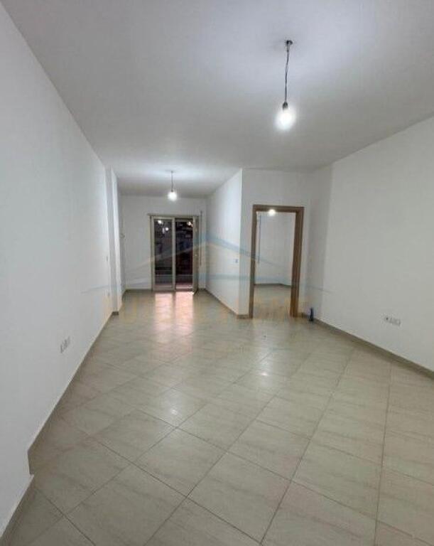 In vendita, Appartamento 1+1, Fresku, Tirana