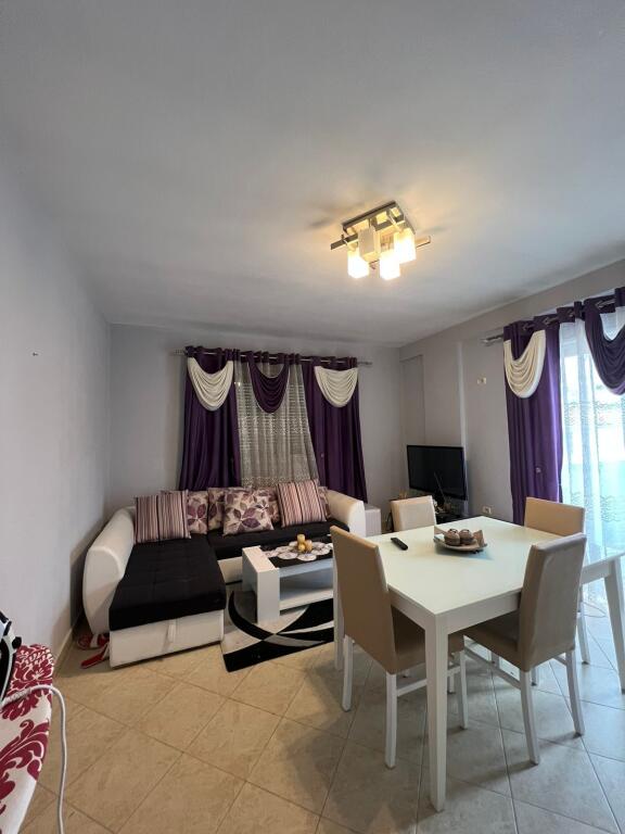 Jepet me qera apartament 2+1 fresku