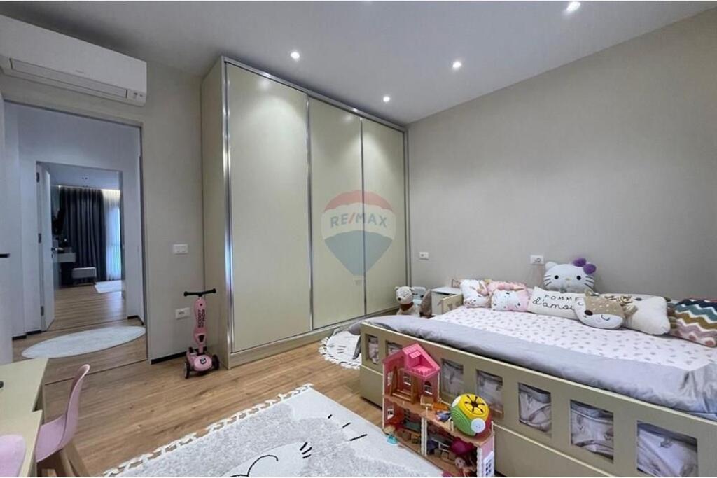 Qira/ Apartament 2+1+p.parkimi, Liqeni i Thate