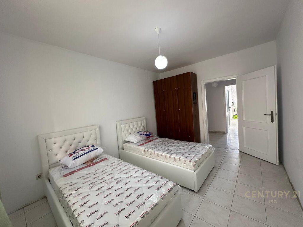 Apartament me qera prane Gjimnazit Besnik Sykja!