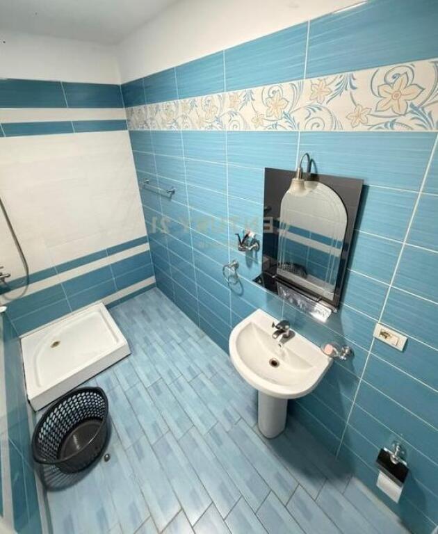 Jepet me qera 2+1+2 me pamje nga Rruga Teodor Keko