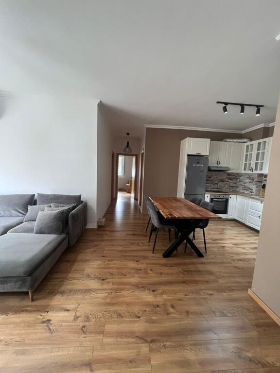 📣 SUPER RENT Apartment 2+1 With 2 Bathrooms 📍 Botanical Garden, Near the Mosque ✨   🏢 New Building  🪜 2nd Floor (With Elevator)  🛋️ Furnished with Modern Conditions   💶 Price 900 Euro