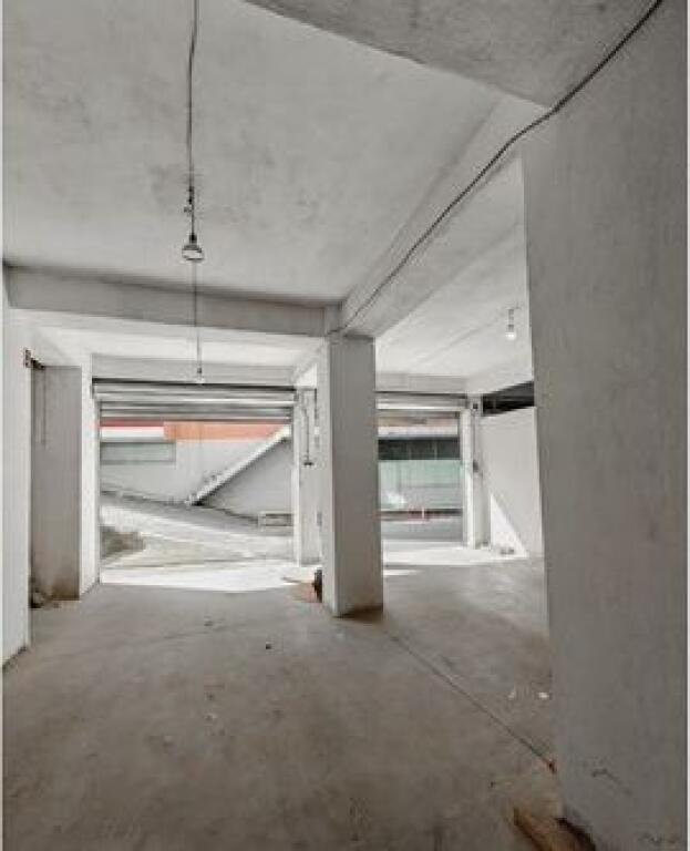 IN VENDITA, LOCALE COMMERCIALE, FRESKU, TIRANA MLS # 530581008-47