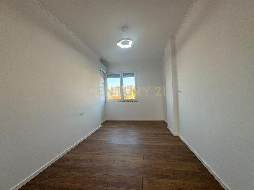 Appartamento 2+1+2 🏡 nella zona di Mine Peza, Tirana