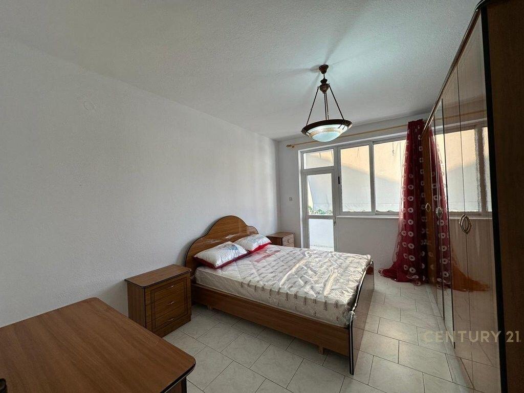 Apartament me qera prane Gjimnazit Besnik Sykja, Ish stacioni i fundit tiranes se re