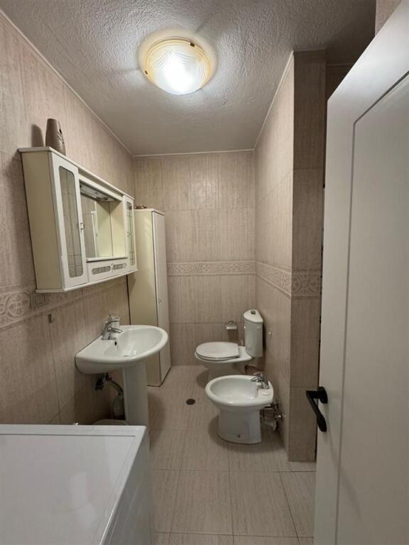 APARTAMENT ME QIRA 2+1 TE RRUGA KOSOVAREVE , TIRANE