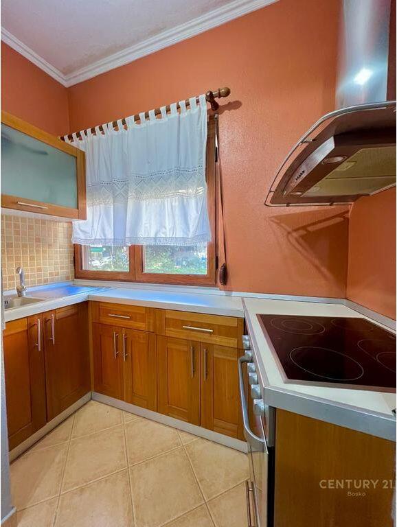 Liqeni Artificial ,apartament 1+1 per qira 600 € /Muaj