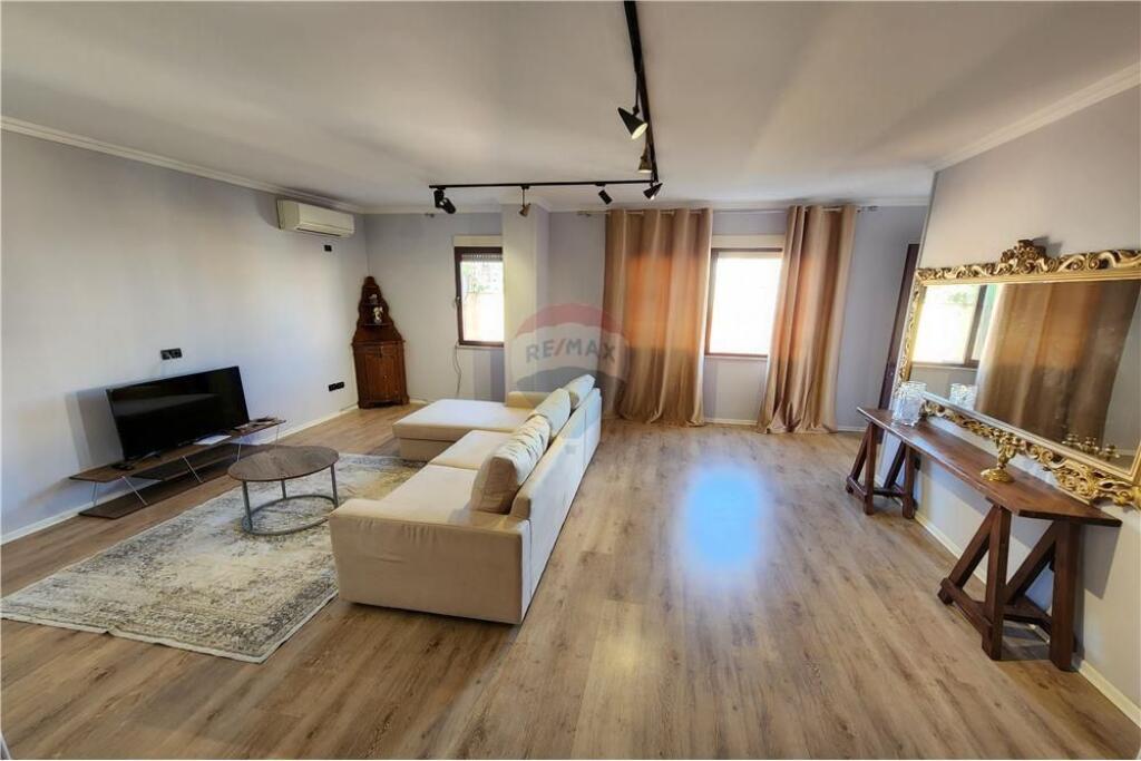 Apartament 2+1+ studio per qira tek Petronini