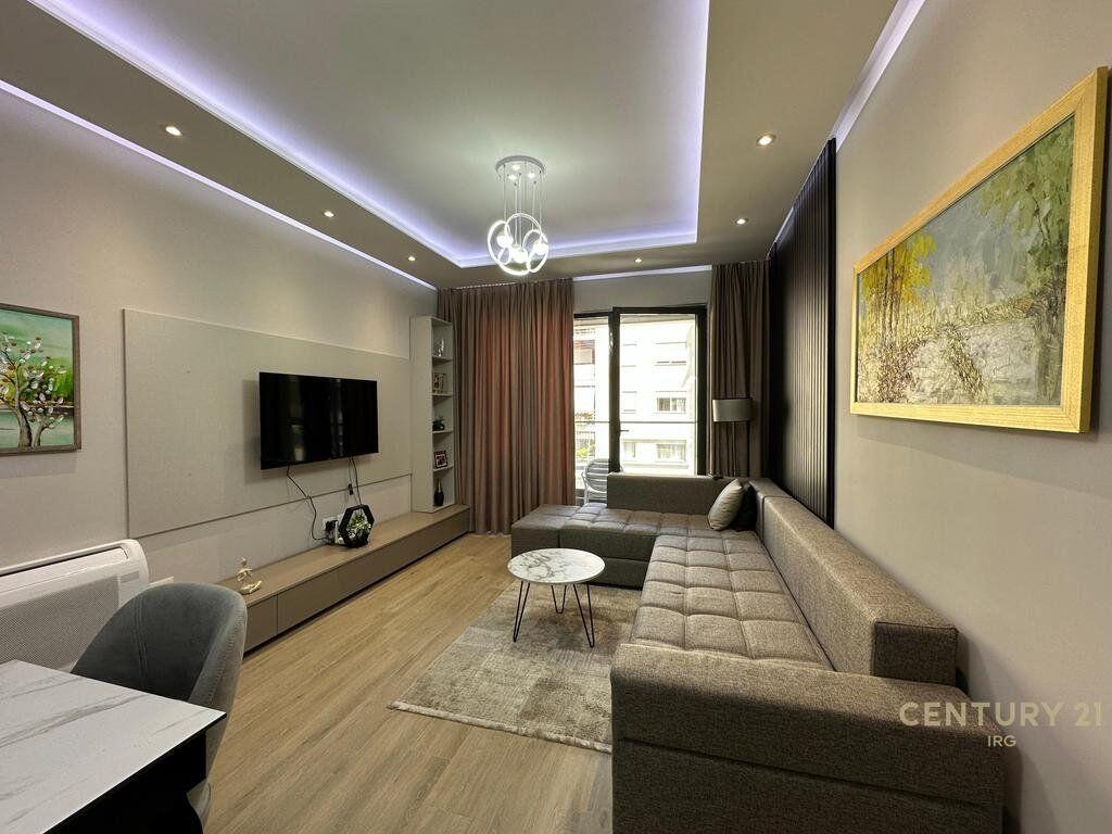 Prane Olimpikut, Komuna e Parisit jepet apartament 1+1 me qira!