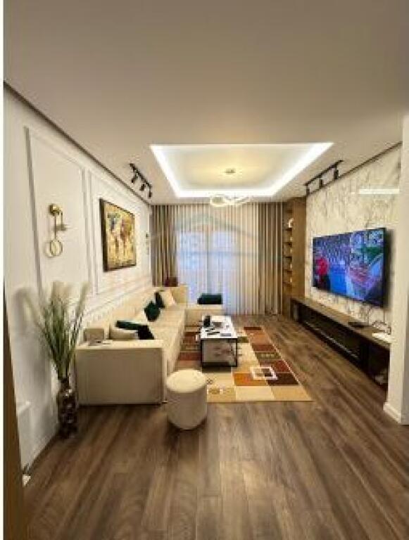 In vendita, Appartamento 3+1+2, Residenza Oasis, Tirana