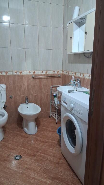 Jepet me qera apartament  2+1 ne Don Bosko