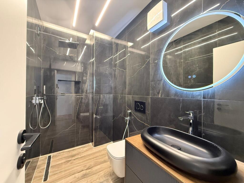 APARTAMENT ME QIRA 2+1+2 – PAZARI I RI